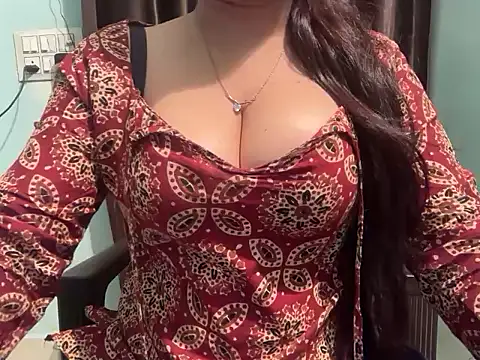 Snapshot of Avneet_kaurr1 chatting on 04/28/26, 10:04 Avneet kaurr1 online show from 04/28/26, 10:04