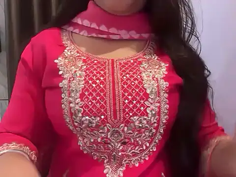 Snapshot of Avneet_kaurr1 chatting on 06/06/26, 02:16 Avneet kaurr1 online show from 06/06/26, 02:16