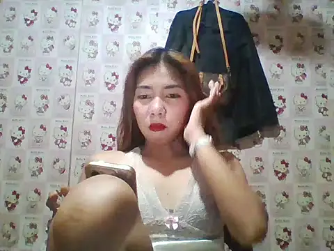 Snapshot of hot_sexy27 chatting on 06/12/26, 05:50 hot sexy27 online show from 06/12/26, 05:50