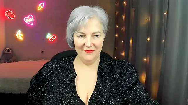 Mary-Leee online show from 03/05/26, 02:13