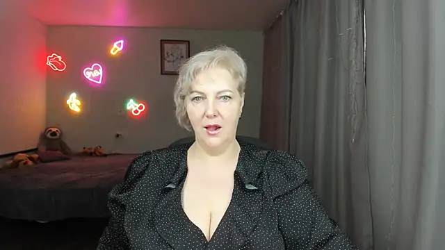 Mary-Leee online show from 06/07/26, 07:45