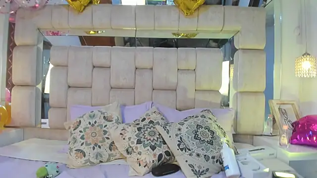 Tashi7 online show from 07/28/26, 12:48