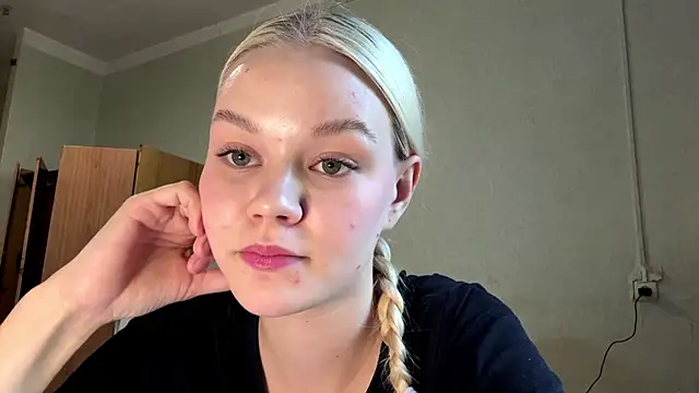 MiaCashe online show from 07/20/26, 01:13