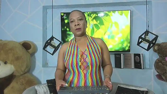 Snapshot of sharon_noa chatting on 04/15/26, 02:02 sharon noa online show from 04/15/26, 02:02