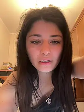 Snapshot of maryzoe05 chatting on 04/05/26, 03:53 maryzoe05 online show from 04/05/26, 03:53