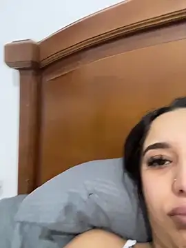 Snapshot of bruna2_2 chatting on 06/14/26, 07:27 bruna2 2 online show from 06/14/26, 07:27