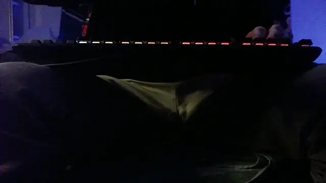 Retrofkcer85 online show from 02/09/25, 07:41