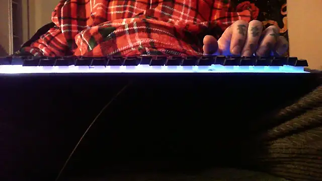 Retrofkcer85 online show from 02/11/25, 04:24