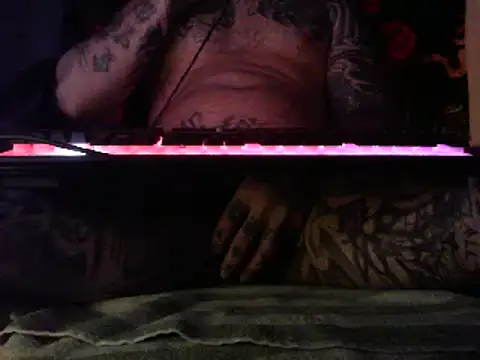 Retrofkcer85 online show from 02/12/25, 07:35