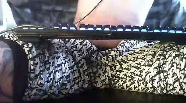 Retrofkcer85 online show from 02/14/25, 08:42