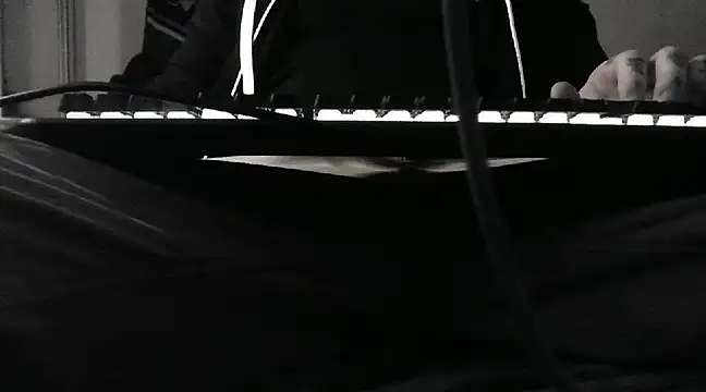 Retrofkcer85 online show from 02/24/25, 03:53