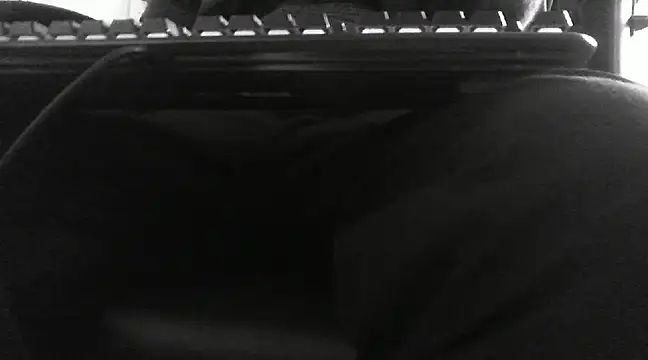 Retrofkcer85 online show from 03/05/25, 01:06