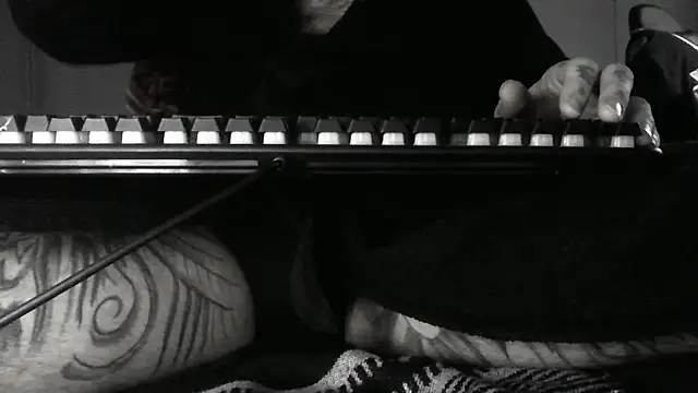 Retrofkcer85 online show from 03/11/25, 05:49