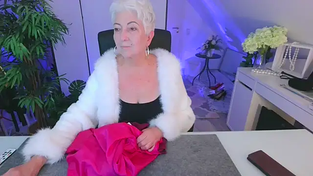 Snapshot of LovelyHelena chatting on 10/29/25, 07:21 LovelyHelena online show from 10/29/25, 07:21