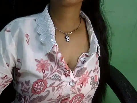 Snapshot of cute_momo_love chatting on 03/26/26, 05:46 cute momo love online show from 03/26/26, 05:46