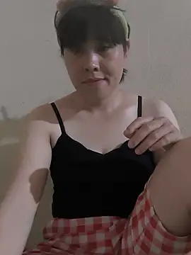 Snapshot of juicy-milu chatting on 06/07/26, 03:05 juicy-milu online show from 06/07/26, 03:05