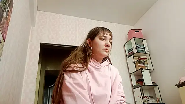 Snapshot of JanineThielman chatting on 05/19/26, 09:37 JanineThielman online show from 05/19/26, 09:37
