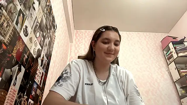Snapshot of JanineThielman chatting on 06/11/26, 12:14 JanineThielman online show from 06/11/26, 12:14
