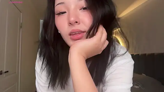 Snapshot of minnie_joy chatting on 05/14/26, 01:07 minnie joy online show from 05/14/26, 01:07
