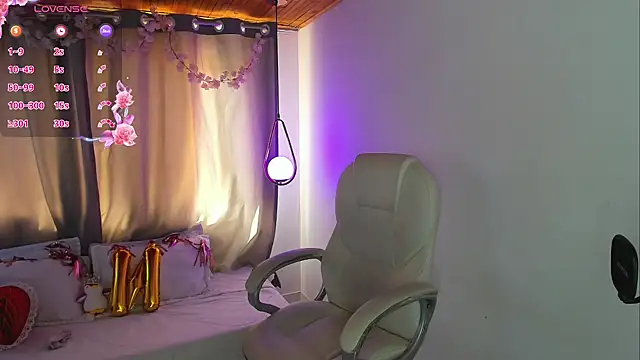 Snapshot of NixieSterling chatting on 04/20/26, 07:37 NixieSterling online show from 04/20/26, 07:37