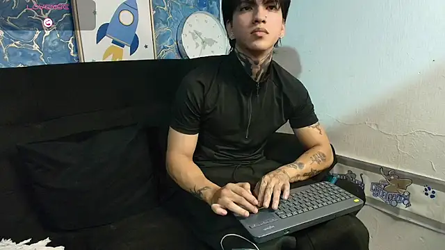Snapshot of Tessarion_Black chatting on 05/27/26, 03:47 Tessarion Black online show from 05/27/26, 03:47
