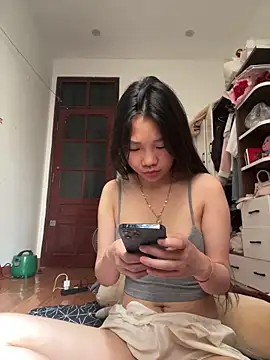 Snapshot of Miumieu2 chatting on 04/06/26, 03:37 Miumieu2 online show from 04/06/26, 03:37