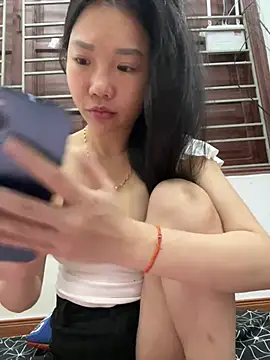 Snapshot of Miumieu2 chatting on 05/24/26, 01:49 Miumieu2 online show from 05/24/26, 01:49