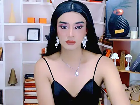 Snapshot of Queeny_Cassandra chatting on 05/19/26, 06:09 Queeny Cassandra online show from 05/19/26, 06:09