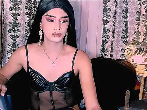 Queeny Cassandra online show from 06/16/26, 02:47