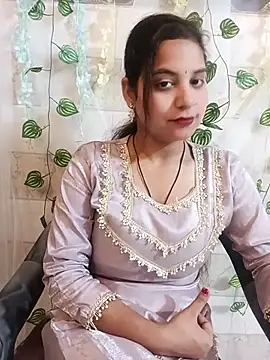 lovely-girl99 online show from 04/04/26, 04:11