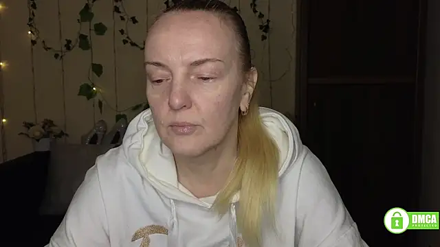 Snapshot of Bella_soulmate chatting on 02/25/26, 12:37 Bella soulmate online show from 02/25/26, 12:37