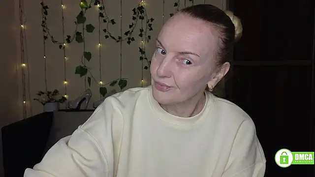 Snapshot of Bella_soulmate chatting on 03/14/26, 12:21 Bella soulmate online show from 03/14/26, 12:21