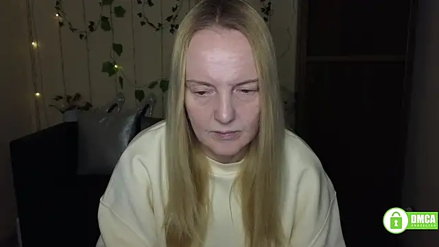 Snapshot of Bella_soulmate chatting on 03/16/26, 06:28 Bella soulmate online show from 03/16/26, 06:28