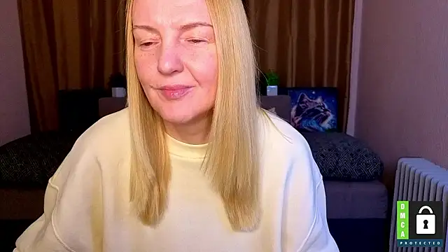 Snapshot of Bella_soulmate chatting on 03/17/26, 06:28 Bella soulmate online show from 03/17/26, 06:28
