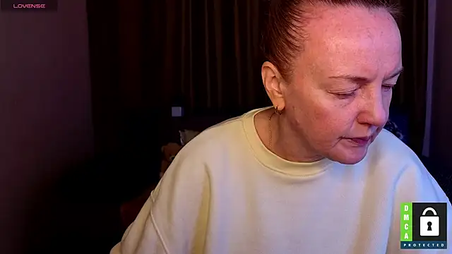 Snapshot of Bella_soulmate chatting on 04/17/26, 11:24 Bella soulmate online show from 04/17/26, 11:24