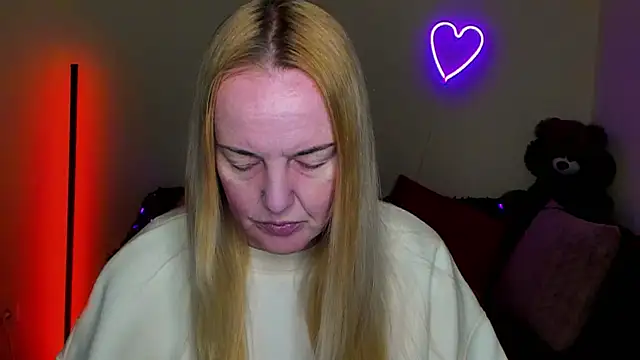 Snapshot of Bella_soulmate chatting on 04/28/26, 05:23 Bella soulmate online show from 04/28/26, 05:23