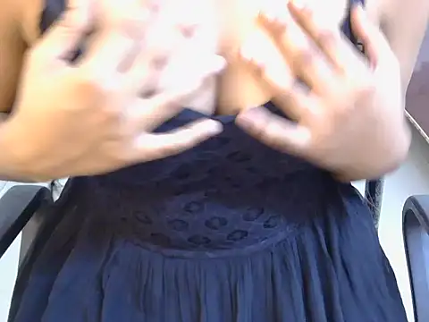 Snapshot of strip_sunshine chatting on 05/16/26, 10:36 strip sunshine online show from 05/16/26, 10:36