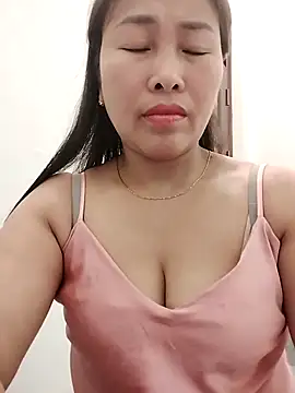 Snapshot of 01_ANNA_01 chatting on 03/19/26, 06:17 01 ANNA 01 online show from 03/19/26, 06:17