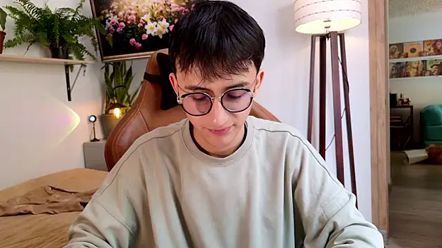 Snapshot of Sr_evann chatting on 03/15/26, 04:46 Sr evann online show from 03/15/26, 04:46