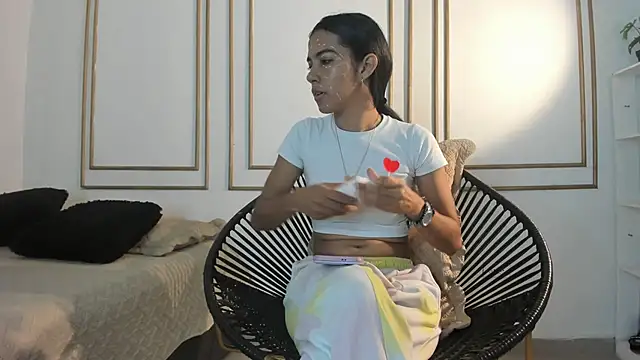 Snapshot of emily_gaviria1 chatting on 05/02/26, 12:10 emily gaviria1 online show from 05/02/26, 12:10