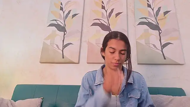 Snapshot of emily_gaviria1 chatting on 07/27/26, 12:23 emily gaviria1 online show from 07/27/26, 12:23