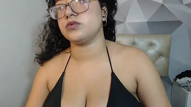 Snapshot of joul_666 chatting on 04/08/26, 06:30 joul 666 online show from 04/08/26, 06:30