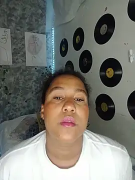 medusafox  online show from 06/18/26, 04:46