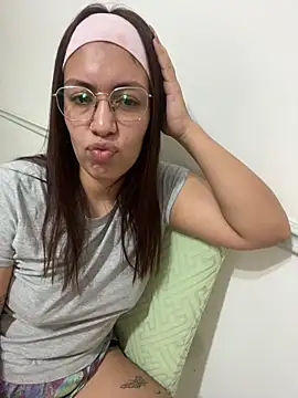 Snapshot of DimeAria chatting on 03/01/26, 02:52 DimeAria online show from 03/01/26, 02:52