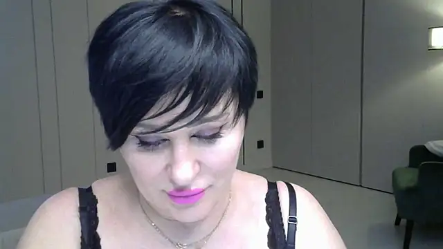 Snapshot of Kleotempt chatting on 04/14/26, 11:44 Kleotempt online show from 04/14/26, 11:44