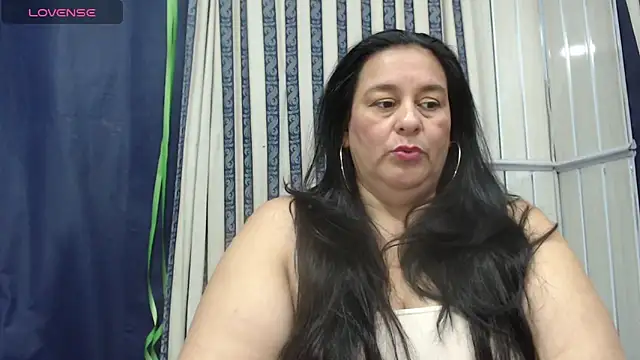 Sharlot curvy online show from 06/15/26, 04:09
