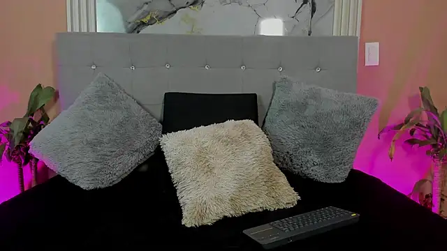Snapshot of Eros_Lux chatting on 04/09/26, 12:10 Eros Lux online show from 04/09/26, 12:10