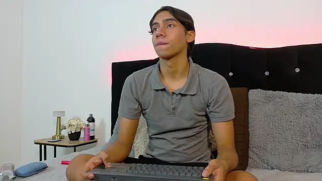 Eros Lux online show from 07/25/26, 12:25