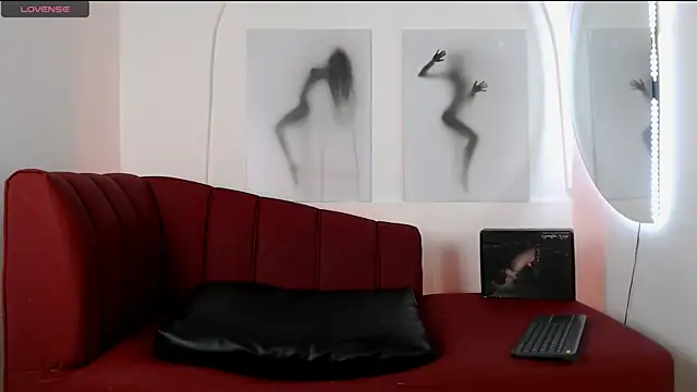 Snapshot of luxesmith chatting on 03/12/26, 10:05 luxesmith online show from 03/12/26, 10:05