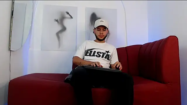Snapshot of luxesmith chatting on 03/17/26, 03:22 luxesmith online show from 03/17/26, 03:22